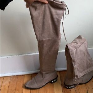 Catherine Malandrino grey suede boots shoe